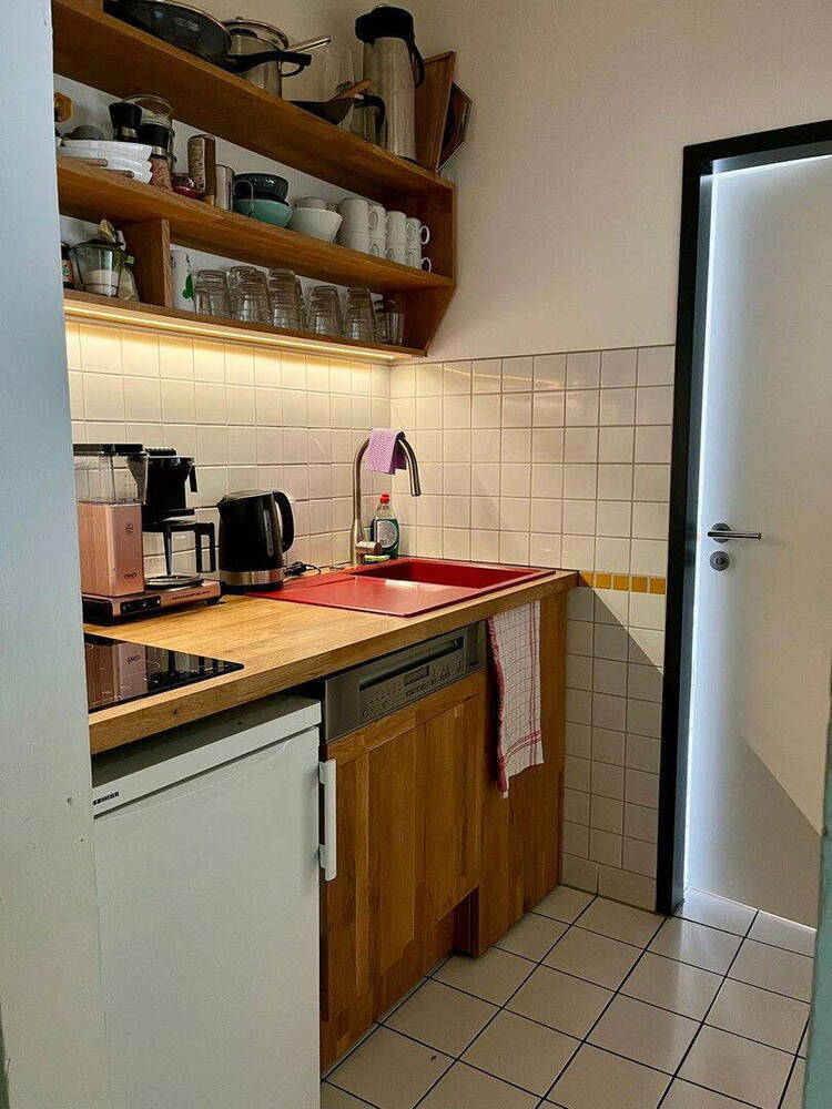 HALLE MIT KÜHLHALLE, HOCHREGALLAGER, BÜROS UND BESPRECHUNGSRAUM, TOP!