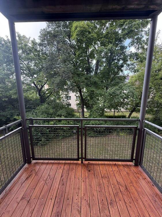 Möckern...Balkon+Laminat+Eckwanne...Alles, was dein Herz begehrt!