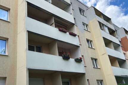 Wohnung zum Mieten in HalleSaale 400 € 66.45 m² 4 zimmer