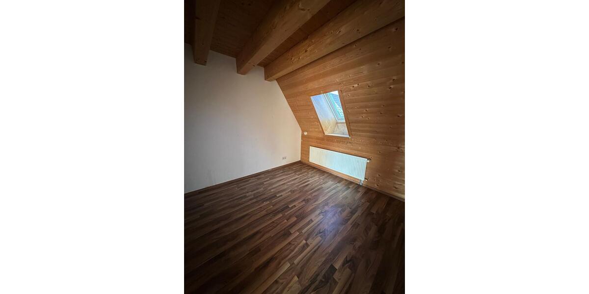 Reihenhaus Schkeuditz - 5 Zimmer, 130 m&sup2;, 1.250&euro; | Angebot:27624023