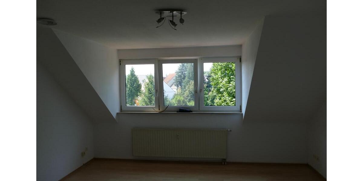 Dachgeschoßwohnung Leuna - 2 Zimmer, 44 m&sup2;, 392&euro; | Angebot:25789818