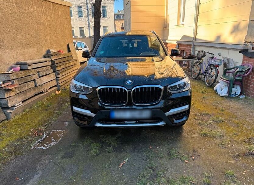 X3