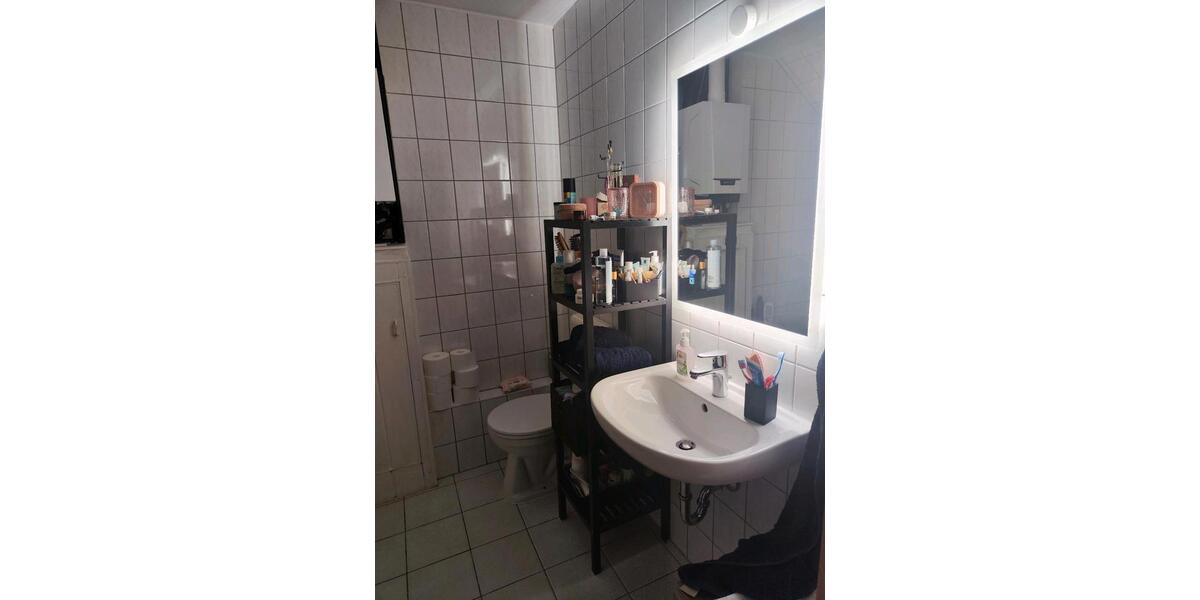 Dachgeschoßwohnung Halle (Saale) Büschdorf - 2.5 Zimmer, 47 m&sup2;, 380&euro; | Angebot:25829205