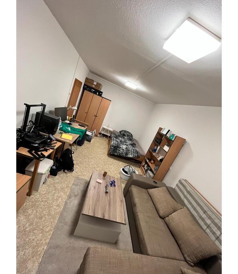 Zimmer im Studentenwohnheim abzugeben