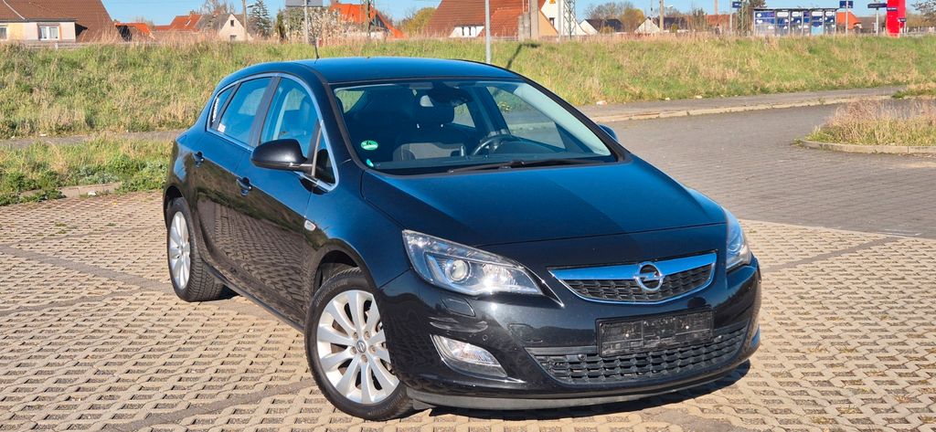 Opel Astra 124.500 km 7.599 &euro; Halle 06128