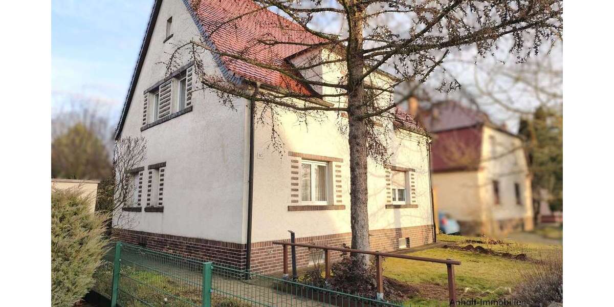Einfamilienhaus Bitterfeld-Wolfen Wolfen - 6 Zimmer, 144 m&sup2;, 240.000&euro; | Angebot:26805271