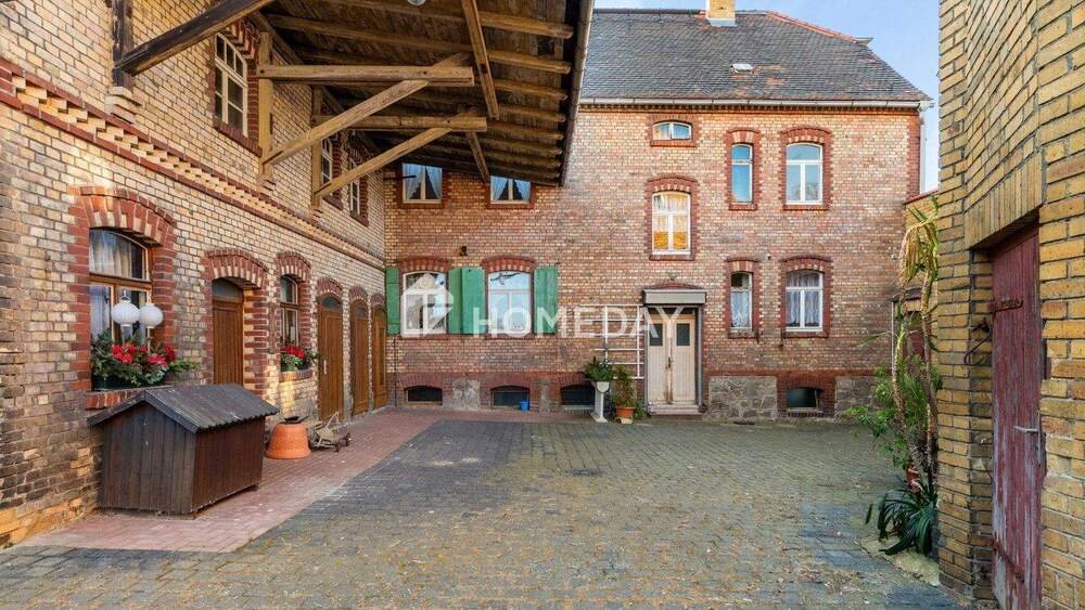 Einfamilienhaus Landsberg Oppin - 8 Zimmer, 240 m&sup2;, 230.000&euro; | Angebot:25212874