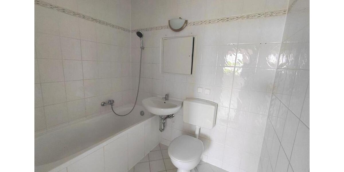 Etagenwohnung Südliches Anhalt - 3 Zimmer, 61 m&sup2;, 304&euro; | Angebot:25477574