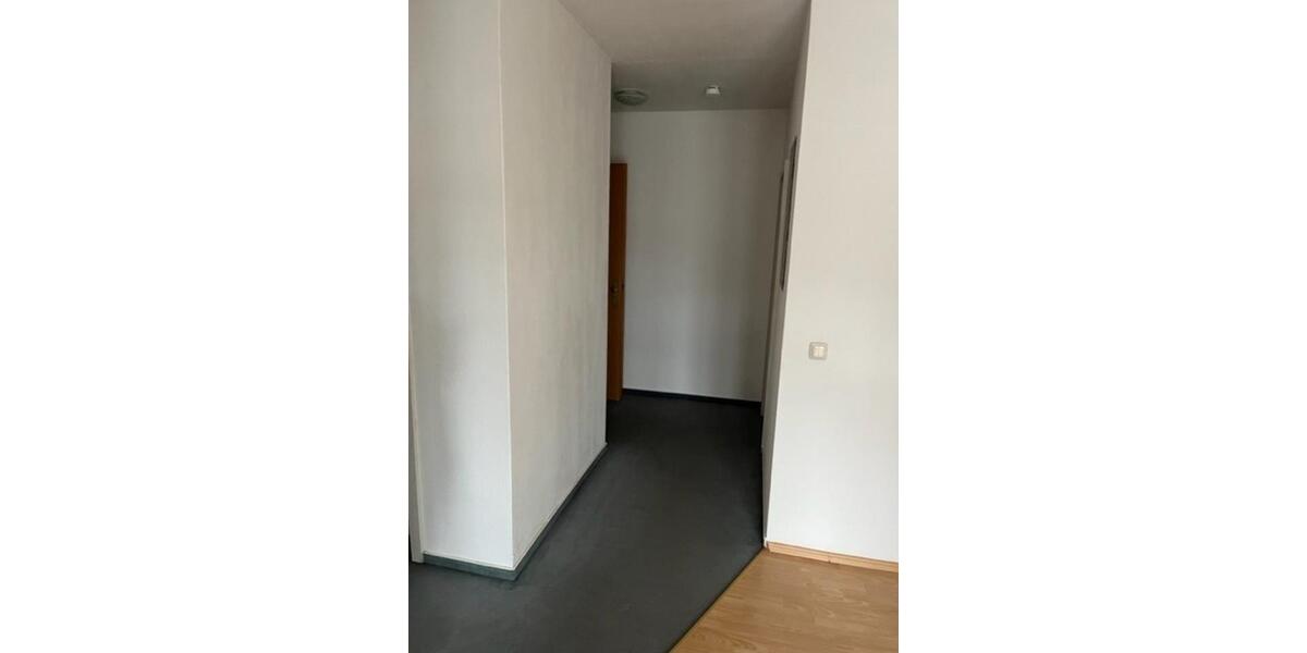 Dachgeschoßwohnung Halle (Saale) - 1 Zimmer, 37 m&sup2;, 315&euro; | Angebot:25307704