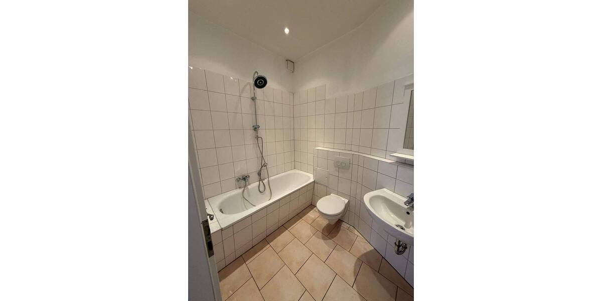 Etagenwohnung Halle (Saale) Innenstadt - 3 Zimmer, 90 m&sup2;, 815&euro; | Angebot:26933847