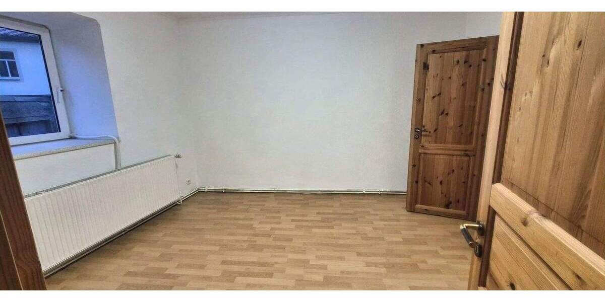 Reihenmittelhaus Querfurt - 5 Zimmer, 130 m&sup2;, 125.000&euro; | Angebot:25801820