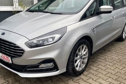 Ford S-Max 39.998 km 30.999 € Leuna 06237