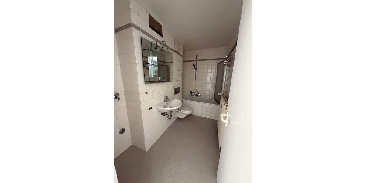 Etagenwohnung Kabelsketal Großkugel - 4 Zimmer, 114 m&sup2;, 825&euro; | Angebot:25998345