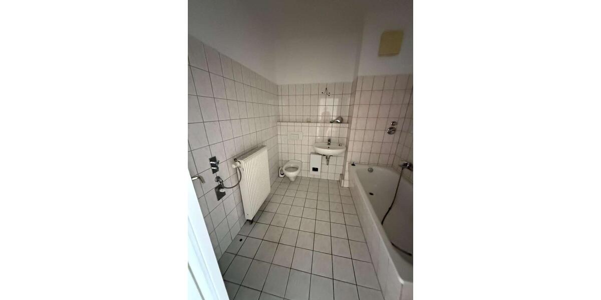 Etagenwohnung Bitterfeld-Wolfen Bitterfeld - 2 Zimmer, 66 m&sup2;, 430&euro; | Angebot:25990005