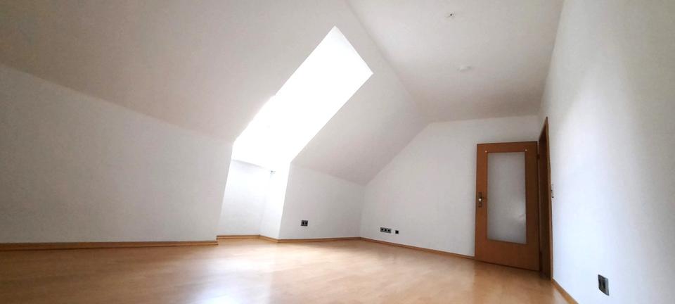 Einfamilienhaus Bad Lauchstädt - 3.5 Zimmer, 100 m&sup2;, 990&euro; | Angebot:25568495