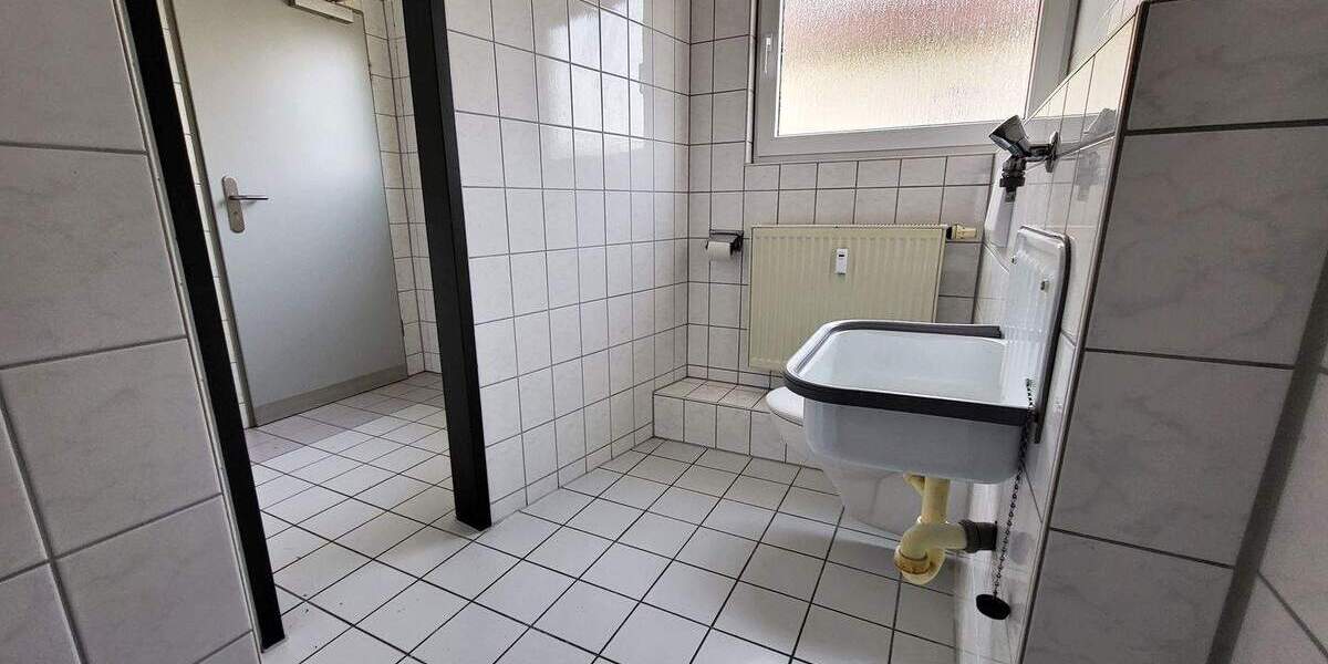 Gewerbeobjekt Schkeuditz - 2 Zimmer, 65 m&sup2;, 650&euro; | Angebot:25774682