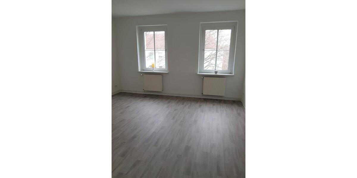 Etagenwohnung Braunsbedra - 3 Zimmer, 66 m&sup2;, 394&euro; | Angebot:25778861