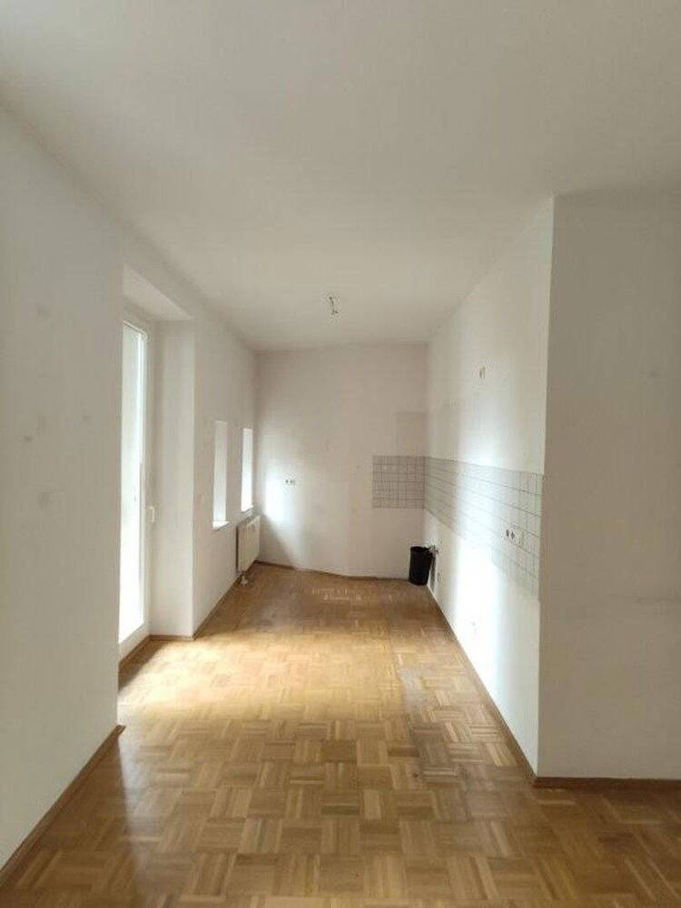 Fix & Fertig zum Neubezug ! 1,5 ZKB + schöner Balkon 51 qm frisch saniert sucht SIE!