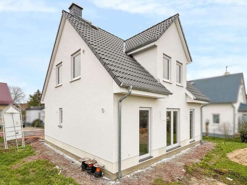 Haus zum Kaufen in Petersberg 332.100 € 113 m²