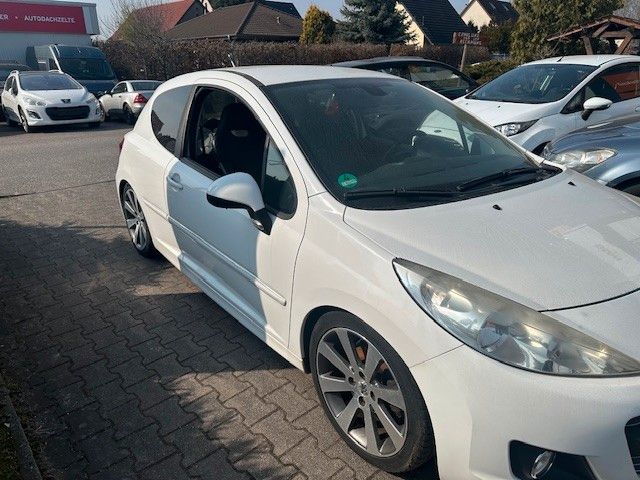 Peugeot 207 88.000 km 3.200 € Halle/Saale 06116