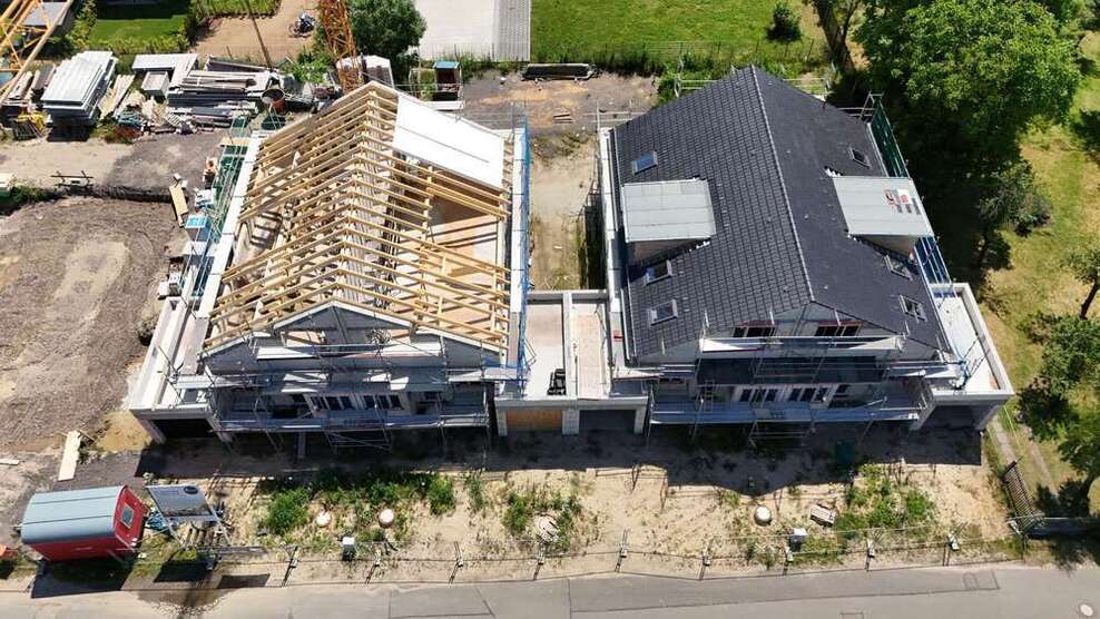 Mach es zu deinem Projekt: Doppelhaushälfte mit Garage zum Ausbau