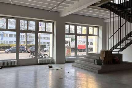 Büro in Berlin 8.636 € 395 m²