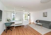 AB SOFORT BEZUGSFREI! Möbliertes Appartment mit Tageslichtbad & Stellplatz frisch renoviert