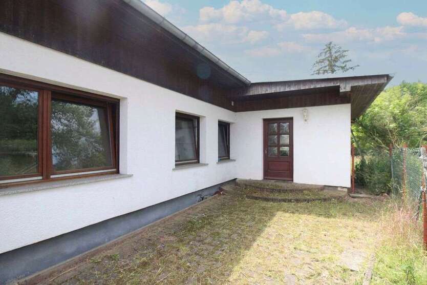 Haus zum Kaufen in Landsberg 150.000 € 160.62 m²