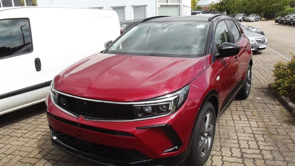 Opel Grandland (X) 5.680 km 28.900 € Querfurt 06268