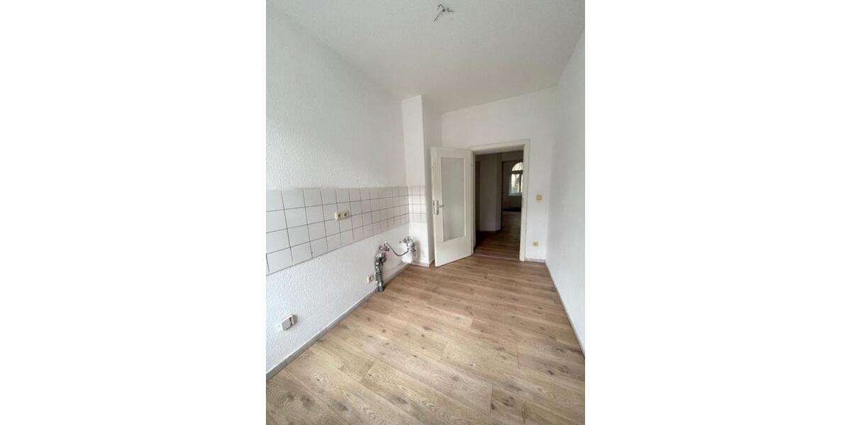 Erdgeschoßwohnung Halle (Saale) Damaschkestraße - 4 Zimmer, 88 m&sup2;, 760&euro; | Angebot:23420827