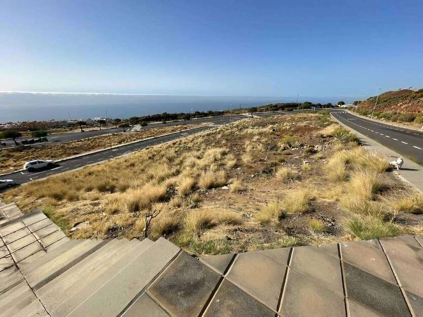 Grundstück zu verkaufen in Santa Cruz de Tenerife 705.366 €
