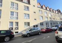 Ruhige Lage! SingleWohnung mit Pantryküche + Bad mit Dusche + Blick ins Grüne + Laminat