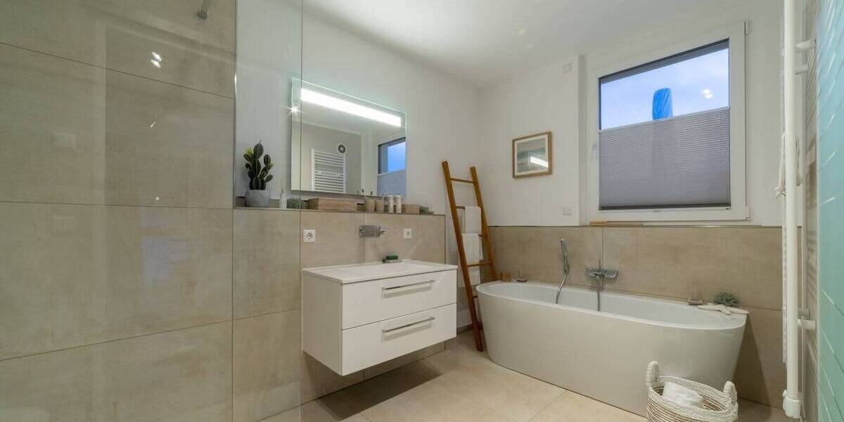 Mehrfamilienhaus, Wohnhaus Dölbau Dölbau - 4 Zimmer, 133 m&sup2;, 204.999&euro; | Angebot:25710242