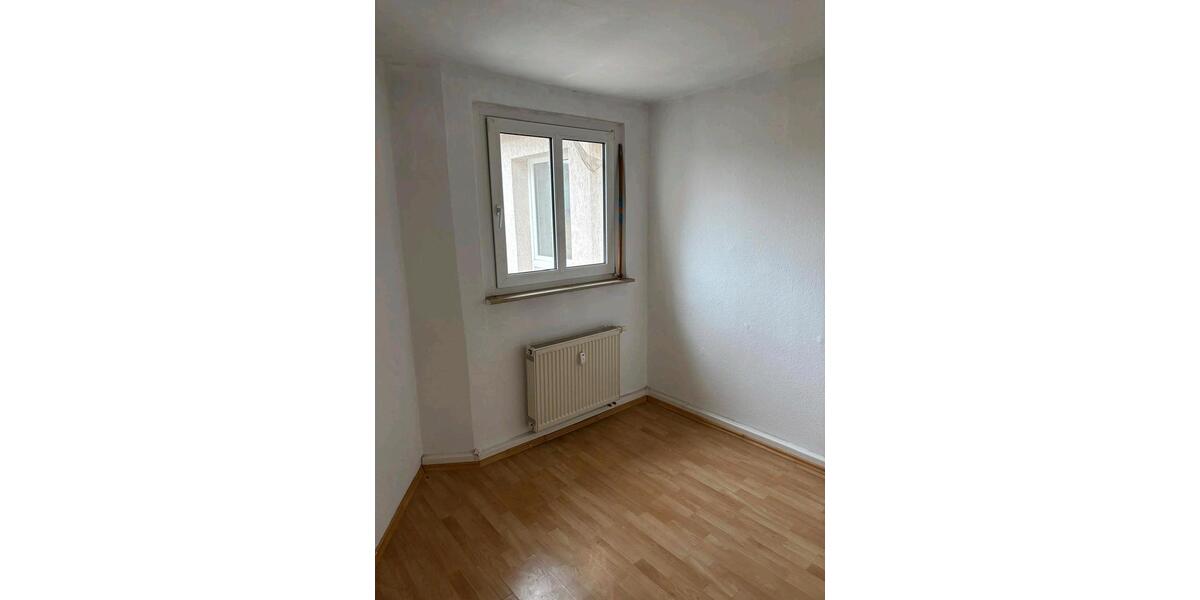 Dachgeschoßwohnung Merseburg - 3 Zimmer, 59 m&sup2;, 400&euro; | Angebot:26522409
