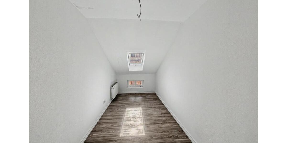 Dachgeschoßwohnung Halle (Saale) Am Wasserturm/Thaerviertel - 4 Zimmer, 103 m&sup2;, 285.000&euro; | Angebot:27096875