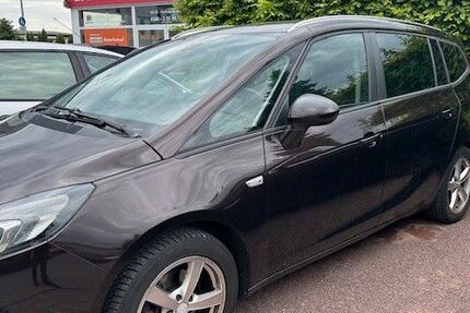 Opel Zafira 198.000 km 3.900 &euro; Halle/Saale 06116