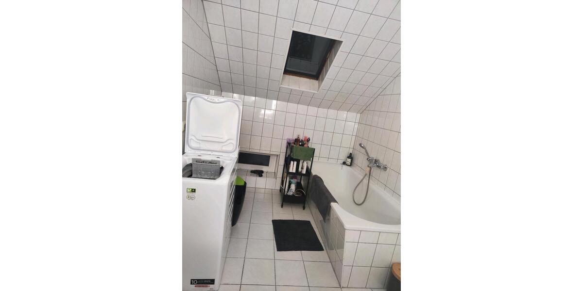 Dachgeschoßwohnung Halle (Saale) Büschdorf - 2.5 Zimmer, 47 m&sup2;, 380&euro; | Angebot:25829205