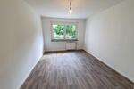 Viel Raum im Erdgeschoss - 5 Zimmer mit Balkon & zwei Bädern – ab 15.07.2025 bezugsfertig