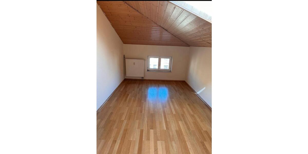 Dachgeschoßwohnung Halle (Saale) Damaschkestraße - 1.5 Zimmer, 38 m&sup2;, 425&euro; | Angebot:26614497