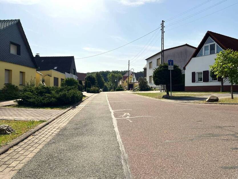 Idyllisches Einfamilenhaus mit Garage, überdachter Terrasse u. Garten in unmittelbarer Goitzschenähe