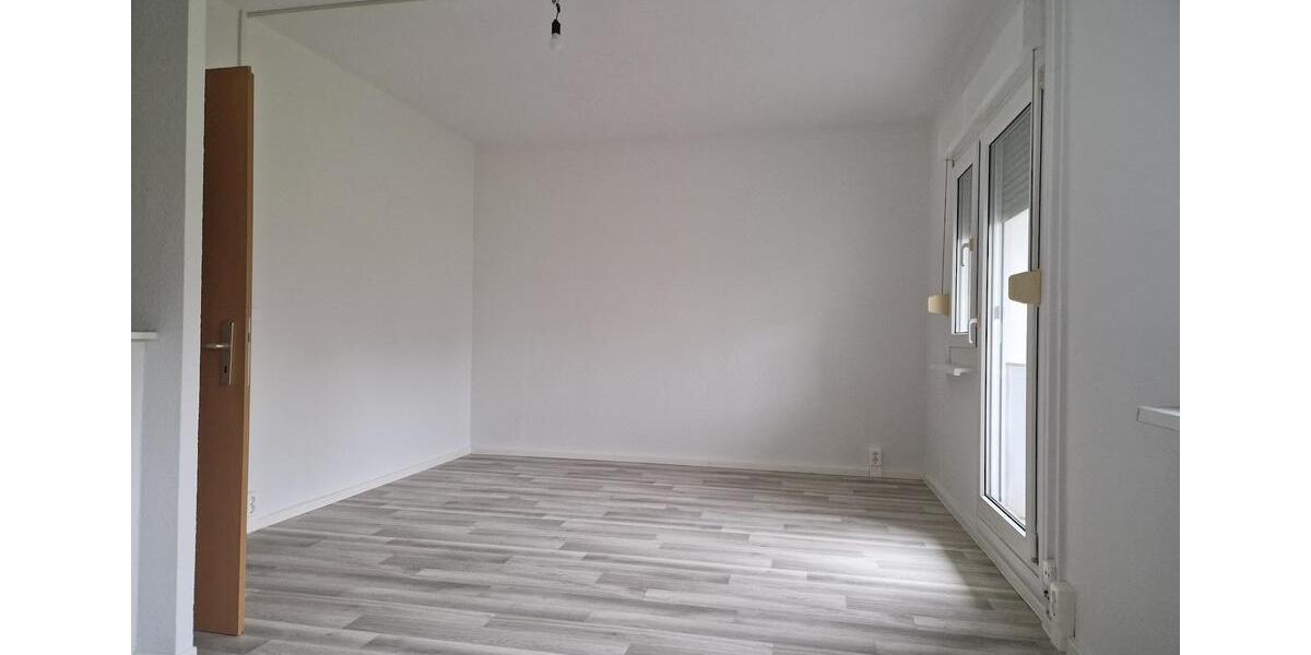 Etagenwohnung Eisleben (Lutherstadt) - 3 Zimmer, 57 m&sup2;, 300&euro; | Angebot:26235245