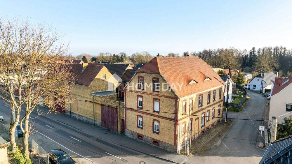 Einfamilienhaus Landsberg Oppin - 8 Zimmer, 240 m&sup2;, 230.000&euro; | Angebot:25212874