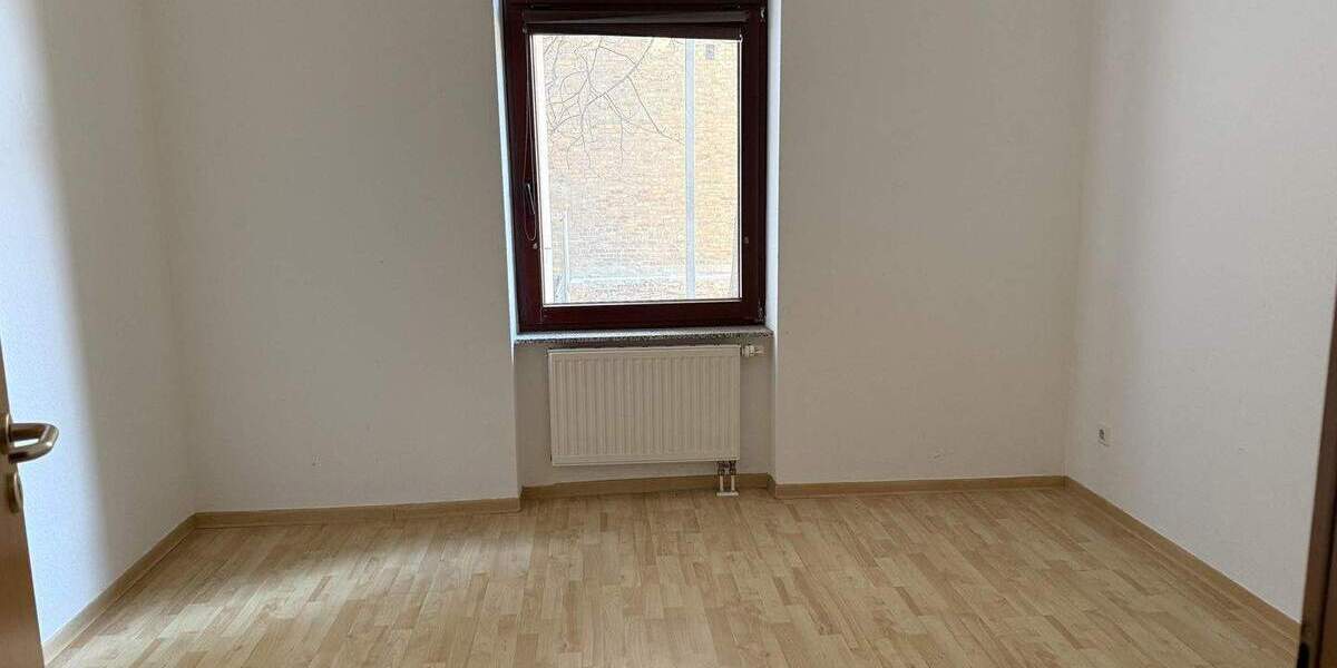 Etagenwohnung Halle Paulusviertel - 2 Zimmer, 70 m&sup2;, 595&euro; | Angebot:25749172