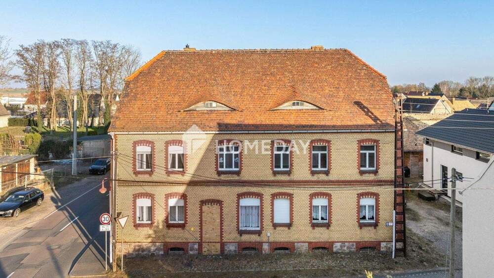 Einfamilienhaus Landsberg Oppin - 8 Zimmer, 240 m&sup2;, 218.000&euro; | Angebot:25685095