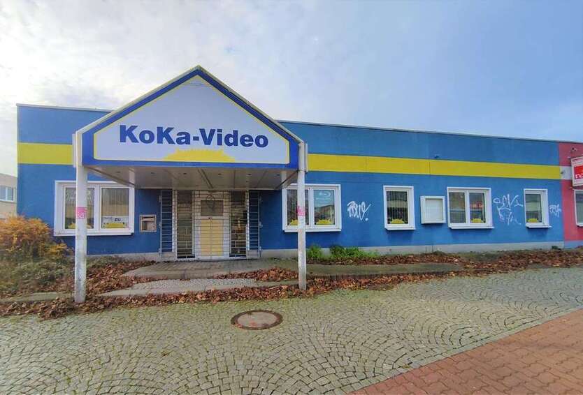 Halle in Wolfen 956 € 208 m²