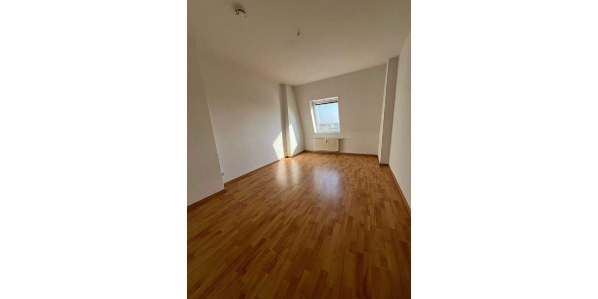 Zimmer Halle Damaschkestraße - 4 Zimmer, 86 m&sup2;, 695&euro; | Angebot:25984564