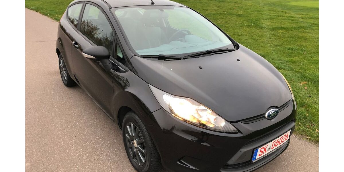 Ford Fiesta 79.000 km 4.399 € HALLE 06116
