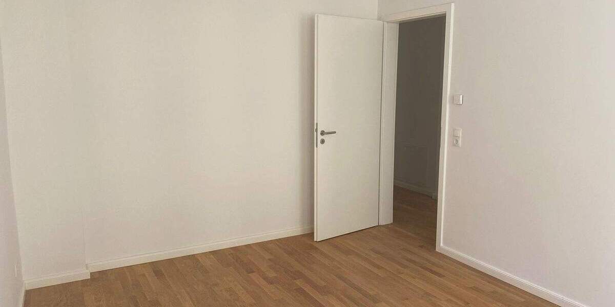 Etagenwohnung Halle (Saale) Innenstadt - 5 Zimmer, 117 m&sup2;, 1.455&euro; | Angebot:25797440