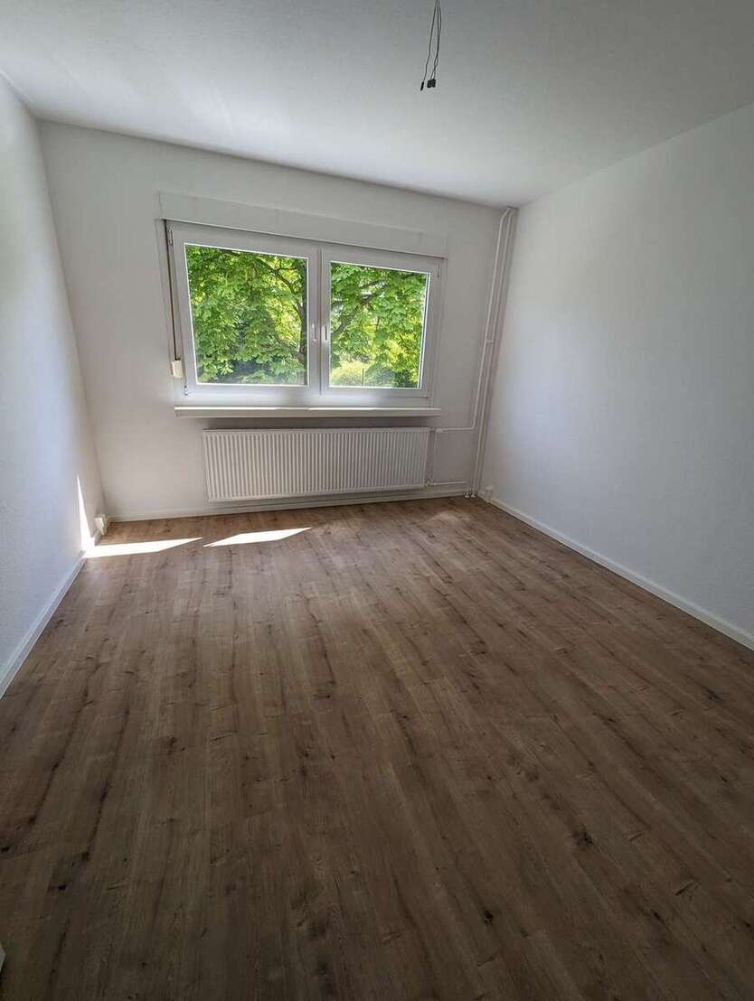 Erstbezug nach Sanierung 4-Zimmer-Wohnung mit Balkon und Lift 4 zimmer