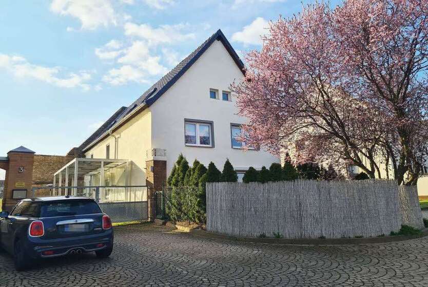 Haus zum Kaufen in Petersberg-Drehlitz 295.000 € 196 m²